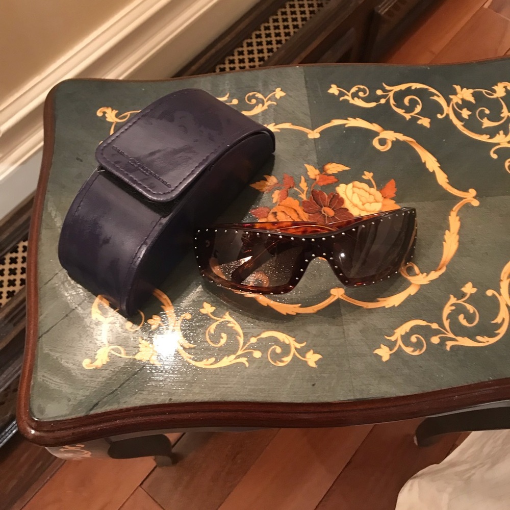 Donna Karan Sun Glasses!!